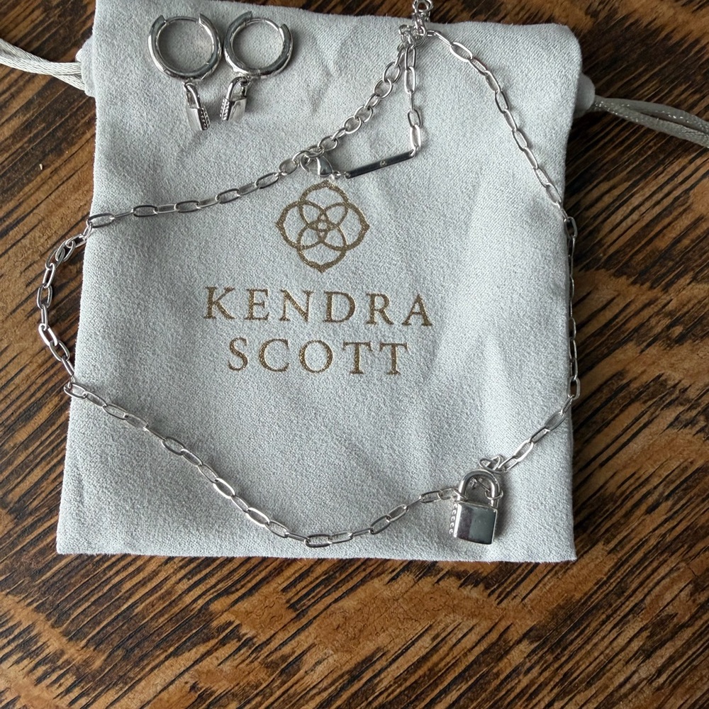 Kendra Scott Silver Jess lock chain necklace and huggie earrings